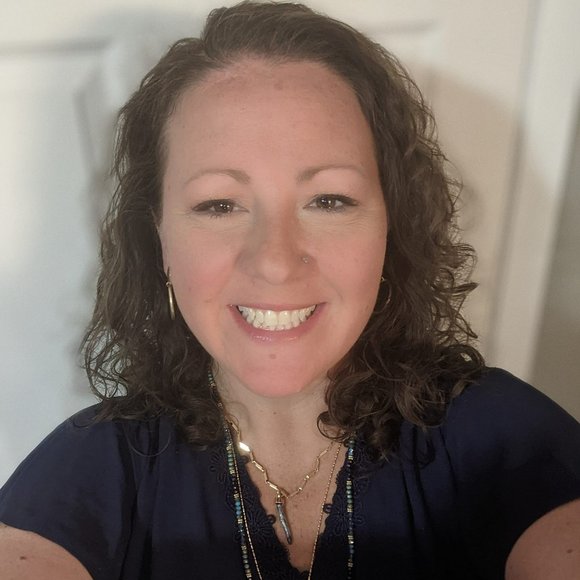 Meet your Posher, Jennifer - Picture 1 of 1